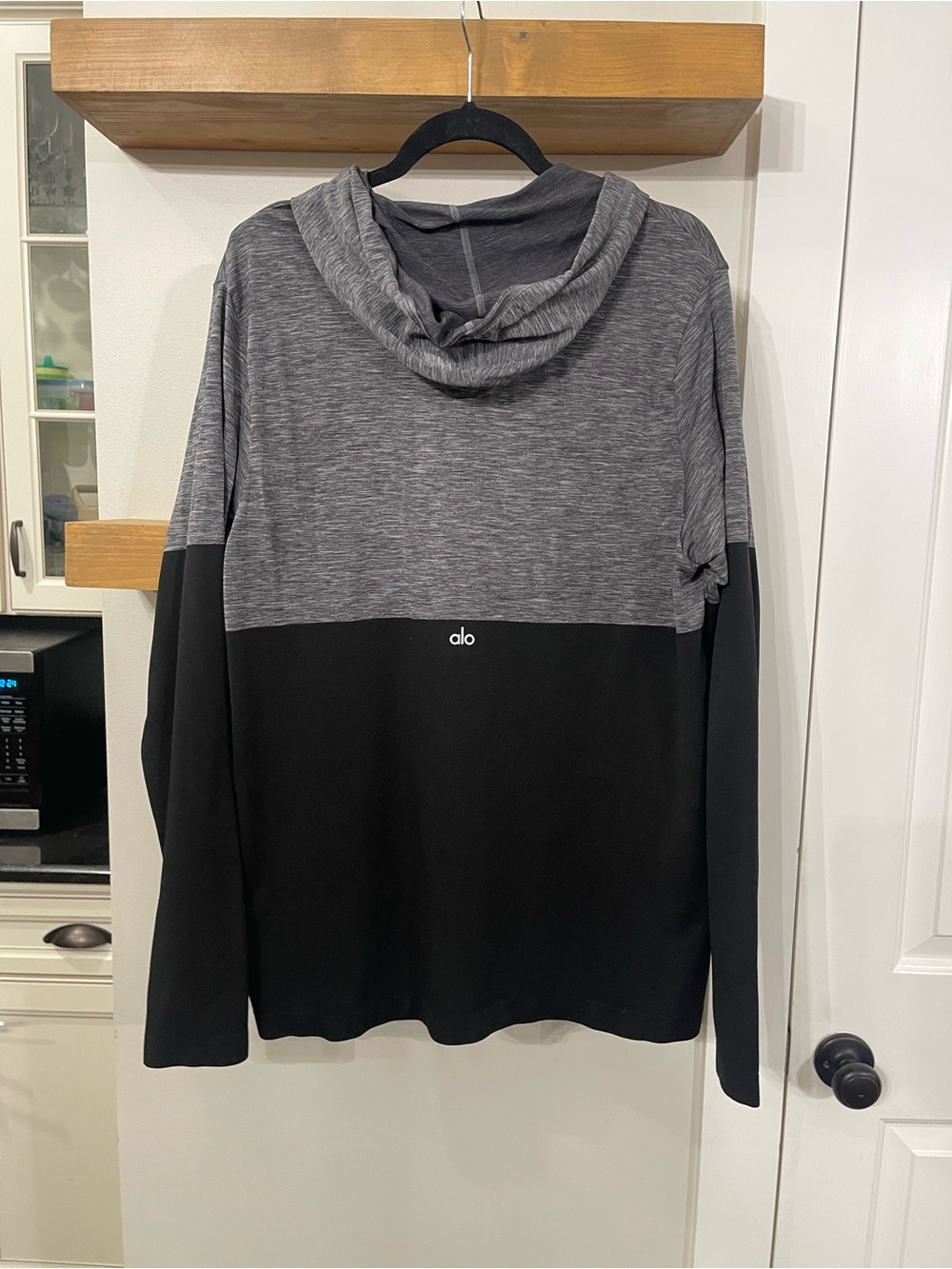 Alo Yoga gray and black color-blocked pullover